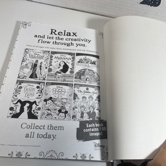 1 Art Of Coloring: Tim Burton's The Nightmare Before Christmas: 100 Images Book - Picture 12 of 16